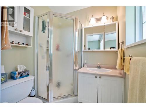 2575 Centennial Drive, Blind Bay, BC - Indoor Photo Showing Bathroom