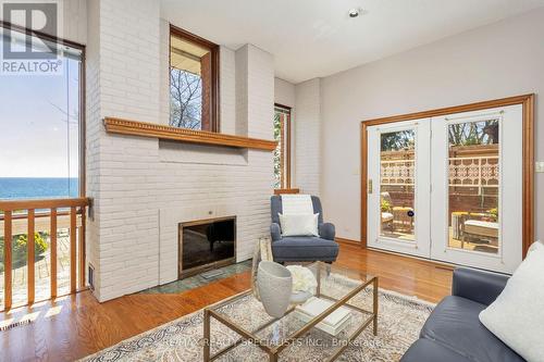 327A Lake Promenade, Toronto, ON - Indoor Photo Showing Living Room