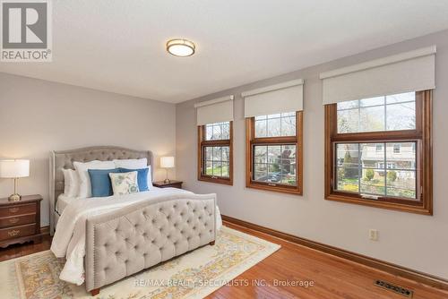 327A Lake Promenade, Toronto, ON - Indoor Photo Showing Bathroom