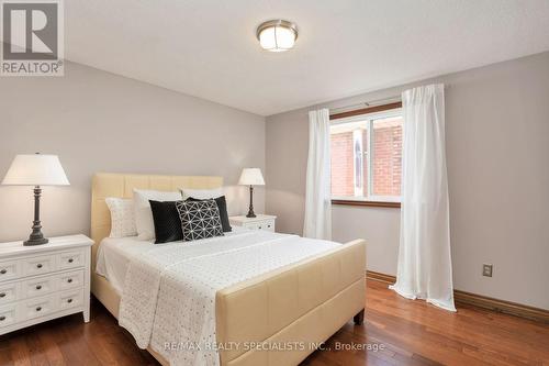 327A Lake Promenade, Toronto, ON - Indoor Photo Showing Bedroom