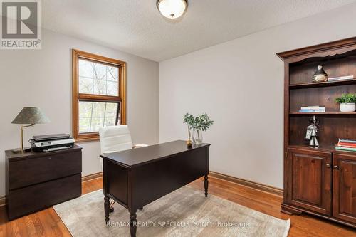 327A Lake Promenade, Toronto, ON - Indoor Photo Showing Bedroom