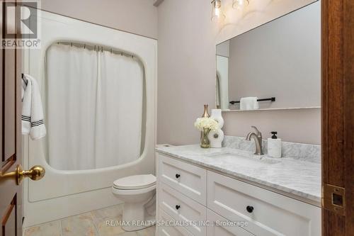 327A Lake Promenade, Toronto, ON - Indoor Photo Showing Bathroom