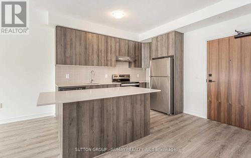 614 - 121 Hamilton Regional R8 Road, Hamilton, ON - Indoor Photo Showing Kitchen With Stainless Steel Kitchen