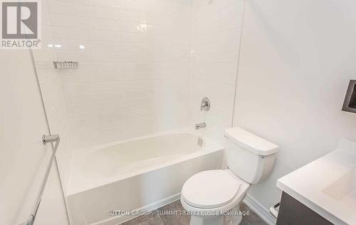 614 - 121 Hamilton Regional R8 Road, Hamilton, ON - Indoor Photo Showing Bathroom