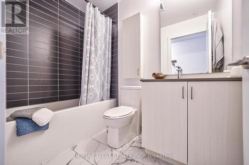 514 - 2799 Kingston Road, Toronto, ON - Indoor Photo Showing Bathroom