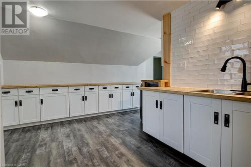 261 Dixon Street, Kitchener, ON - Indoor Photo Showing Kitchen