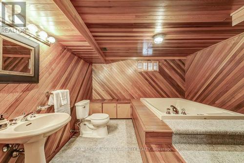 22 Barker Crt, Markham, ON - Indoor Photo Showing Bathroom