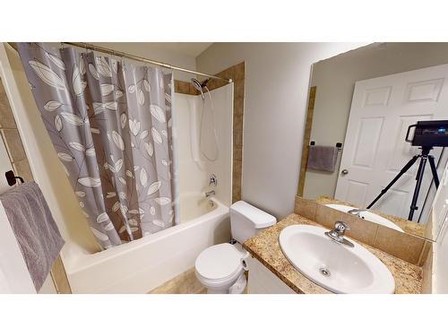 8912 Doherty Street, Canal Flats, BC - Indoor Photo Showing Bathroom