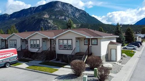 8912 Doherty Street, Canal Flats, BC - Outdoor With Facade