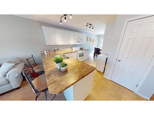 8912 Doherty Street, Canal Flats, BC - Indoor