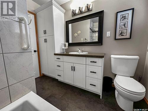 183 Weaver Crescent, Swift Current, SK - Indoor Photo Showing Bathroom