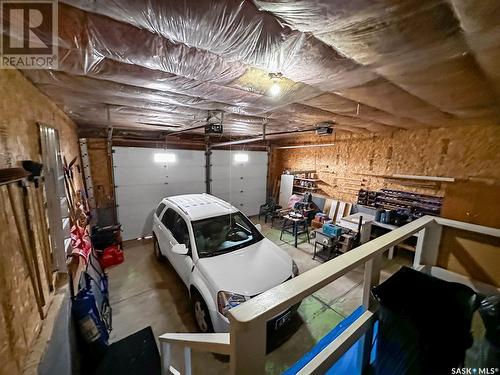 183 Weaver Crescent, Swift Current, SK - Indoor Photo Showing Garage