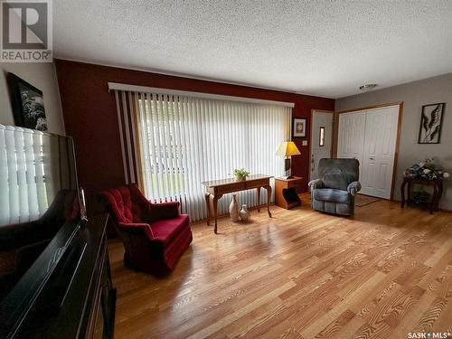 183 Weaver Crescent, Swift Current, SK - Indoor Photo Showing Living Room