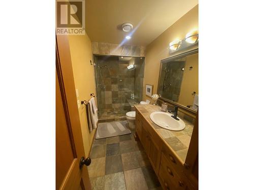 250 Feathertop Way Unit# 208, Big White, BC - Indoor Photo Showing Bathroom