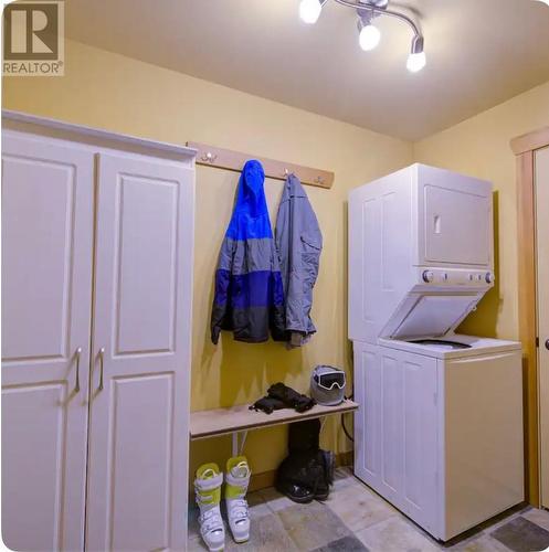 250 Feathertop Way Unit# 208, Big White, BC - Indoor Photo Showing Laundry Room