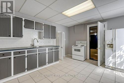 95 Wellington Street, St. Thomas, ON - Indoor Photo Showing Kitchen With Double Sink