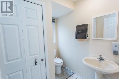 1446 Great Northern Rd, Sault Ste. Marie, ON - Indoor Photo Showing Bathroom