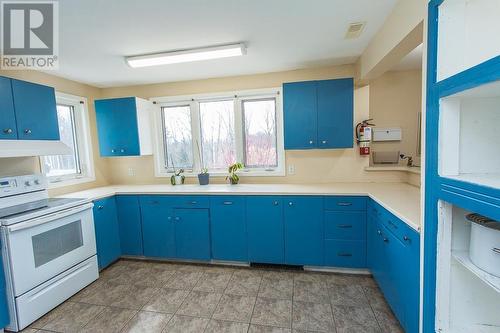 1446 Great Northern Rd, Sault Ste. Marie, ON - Indoor Photo Showing Kitchen
