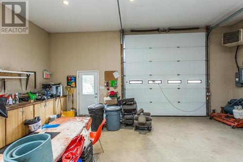 1446 Great Northern Rd, Sault Ste. Marie, ON - Indoor Photo Showing Garage
