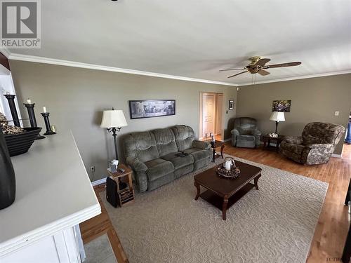 2 Berry Rd, Lorrain Township, ON - Indoor Photo Showing Living Room