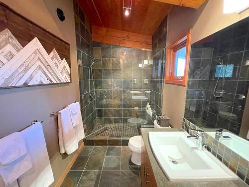 13 Cedar Bowl Place, Fernie, BC - Indoor Photo Showing Bathroom
