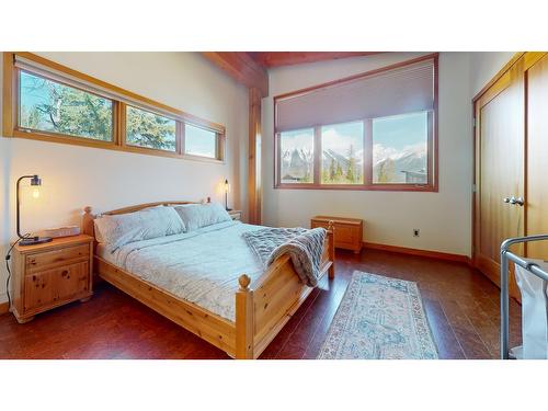 13 Cedar Bowl Place, Fernie, BC - Indoor Photo Showing Bedroom
