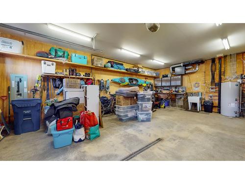 13 Cedar Bowl Place, Fernie, BC - Indoor Photo Showing Garage