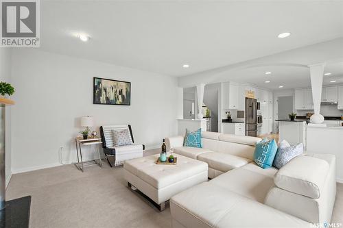 342 Braeshire Rise, Saskatoon, SK - Indoor Photo Showing Living Room