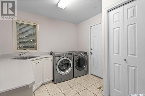 342 Braeshire Rise, Saskatoon, SK - Indoor Photo Showing Laundry Room