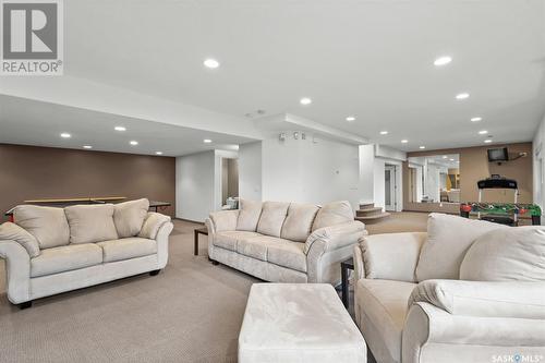 342 Braeshire Rise, Saskatoon, SK - Indoor Photo Showing Living Room