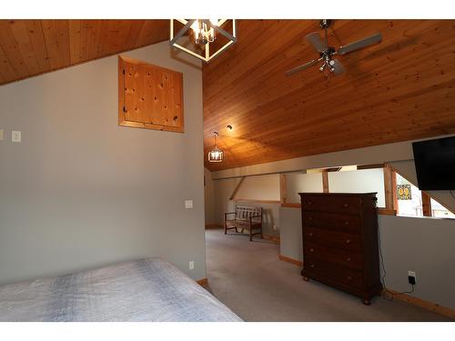 940 313Th Drive, Kimberley, BC - Indoor Photo Showing Bathroom