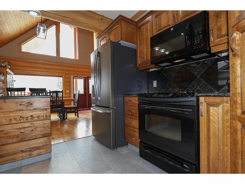 940 313Th Drive, Kimberley, BC - Indoor Photo Showing Kitchen