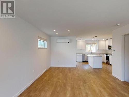 7276 Edgehill Crescent, Powell River, BC - Indoor Photo Showing Kitchen