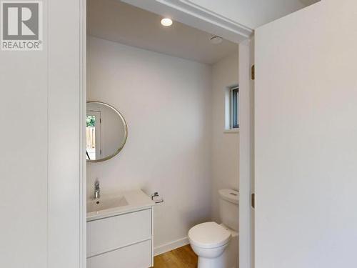 7276 Edgehill Crescent, Powell River, BC - Indoor Photo Showing Bathroom