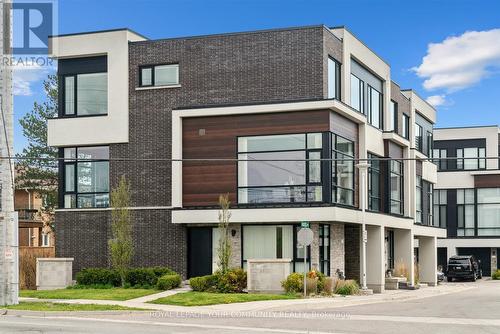 6 Hostel Lane, Richmond Hill, ON - Outdoor With Facade