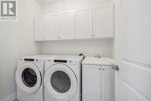 6 Hostel Lane, Richmond Hill, ON - Indoor Photo Showing Laundry Room