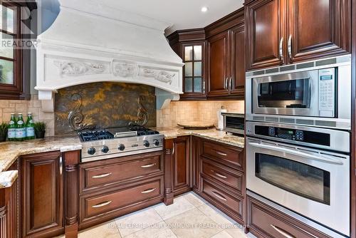 41 Bourbon Street, Vaughan, ON - Indoor Photo Showing Kitchen With Upgraded Kitchen