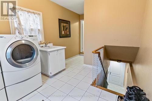 41 Bourbon Street, Vaughan, ON - Indoor Photo Showing Laundry Room