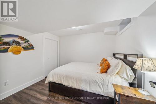 16 Grasett Crescent, Barrie, ON - Indoor Photo Showing Bedroom