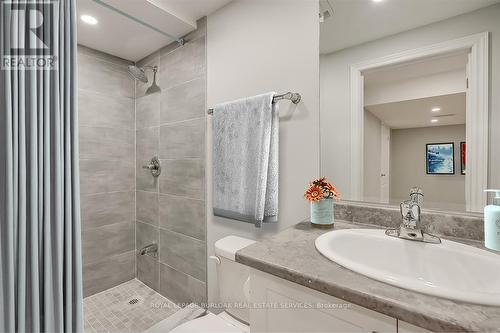 4031 Crown Street, Lincoln, ON - Indoor Photo Showing Bathroom