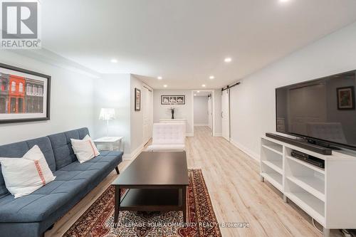 263 Riverbank Drive, Cambridge, ON - Indoor Photo Showing Living Room