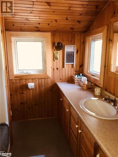 BATH WIH TUB,SHOWER VANITY AND TOILET - 0 Crewe Point, Parry Sound, ON - Indoor Photo Showing Bathroom