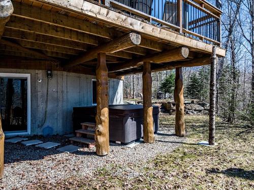 Hot tub - 2 Ch. Du Boisé, Mandeville, QC - Outdoor With Exterior