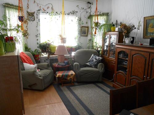 Interior - 1437 Boul. Jacques-Cartier, Mont-Joli, QC - Indoor Photo Showing Living Room