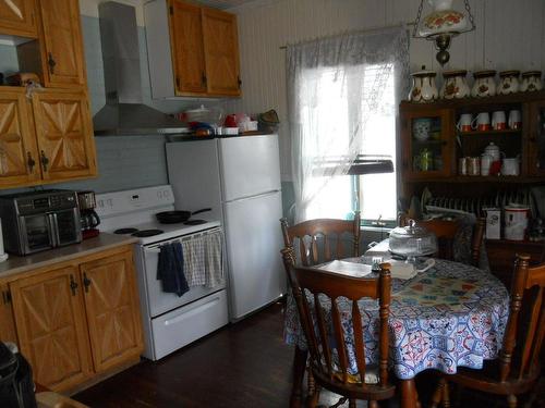 Kitchen - 1437 Boul. Jacques-Cartier, Mont-Joli, QC - Indoor