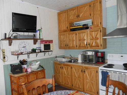 Kitchen - 1437 Boul. Jacques-Cartier, Mont-Joli, QC - Indoor Photo Showing Kitchen