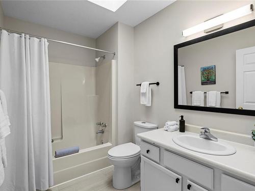 187 Sunningdale Rd West, Qualicum Beach, BC - Indoor Photo Showing Bathroom