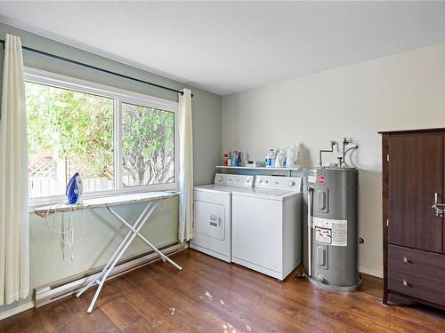187 Sunningdale Rd West, Qualicum Beach, BC - Indoor Photo Showing Laundry Room