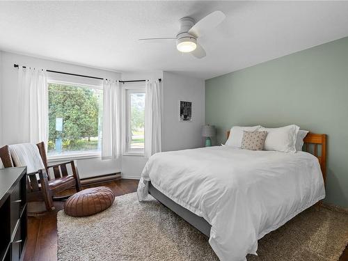 187 Sunningdale Rd West, Qualicum Beach, BC - Indoor Photo Showing Bedroom