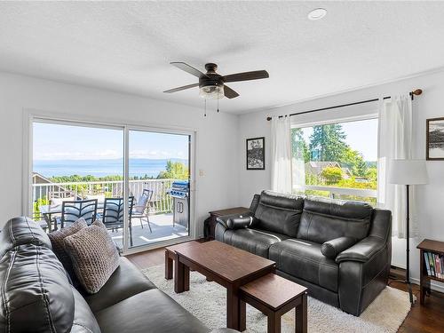 187 Sunningdale Rd West, Qualicum Beach, BC - Indoor Photo Showing Living Room